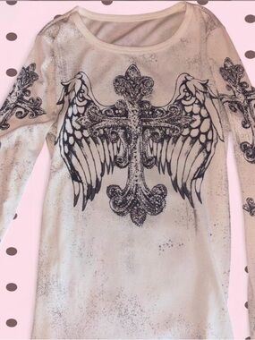 Winged Cross Graphic tee